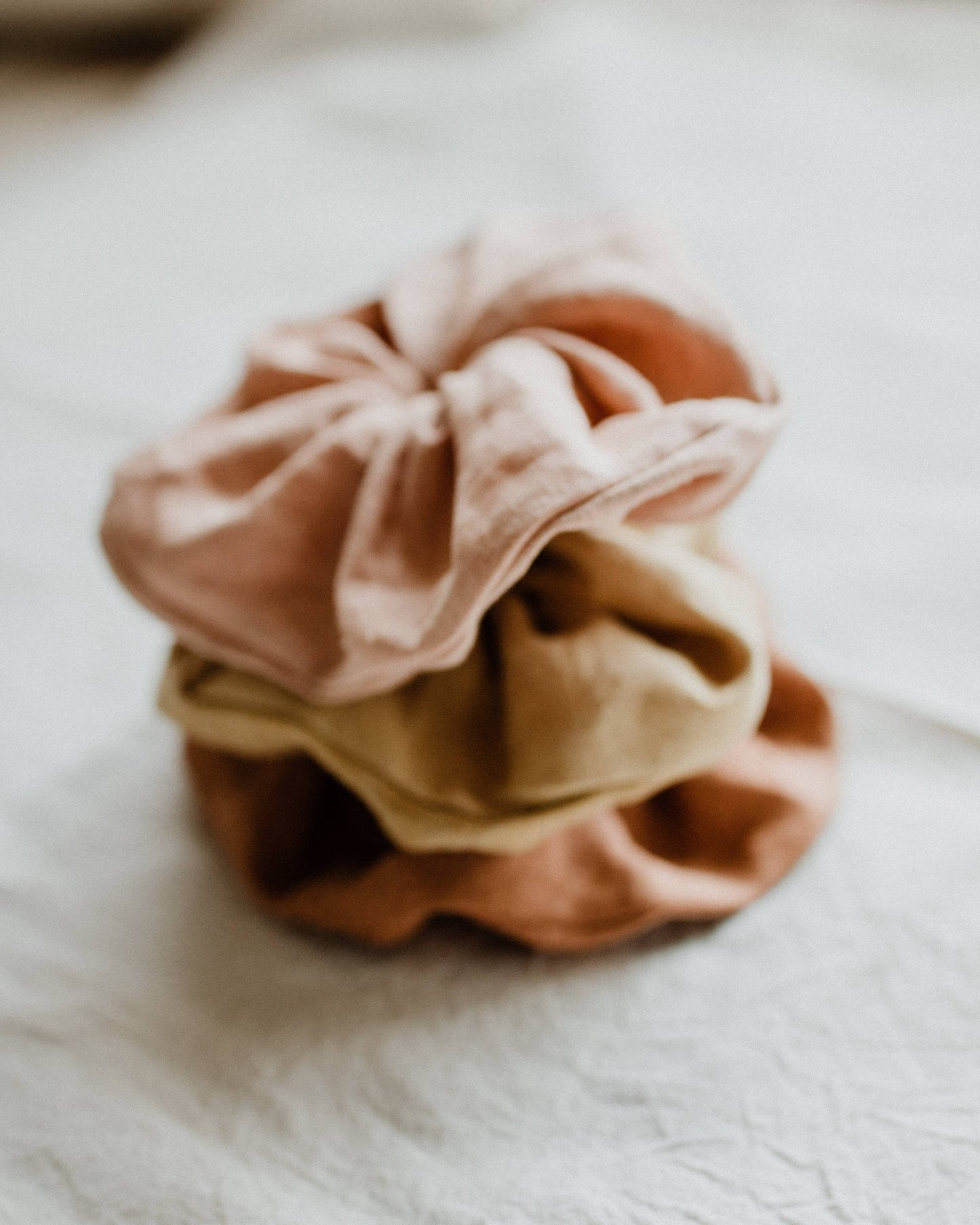 Eloise et moi - Plastic free Plant dyed cotton scrunchies