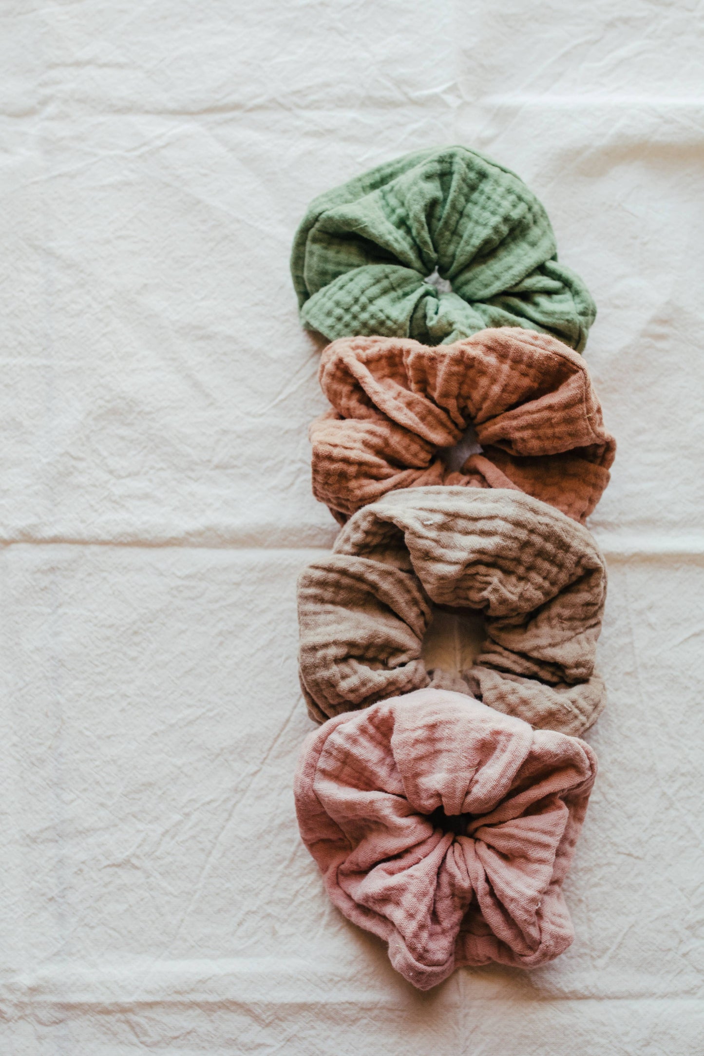 Eloise et moi - Plastic free Plant dyed cotton scrunchies