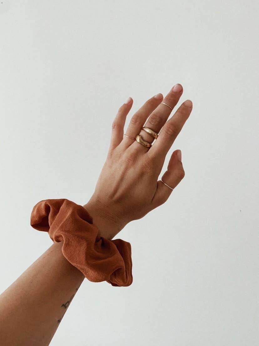 Eloise et moi - Plastic free Plant dyed cotton scrunchies