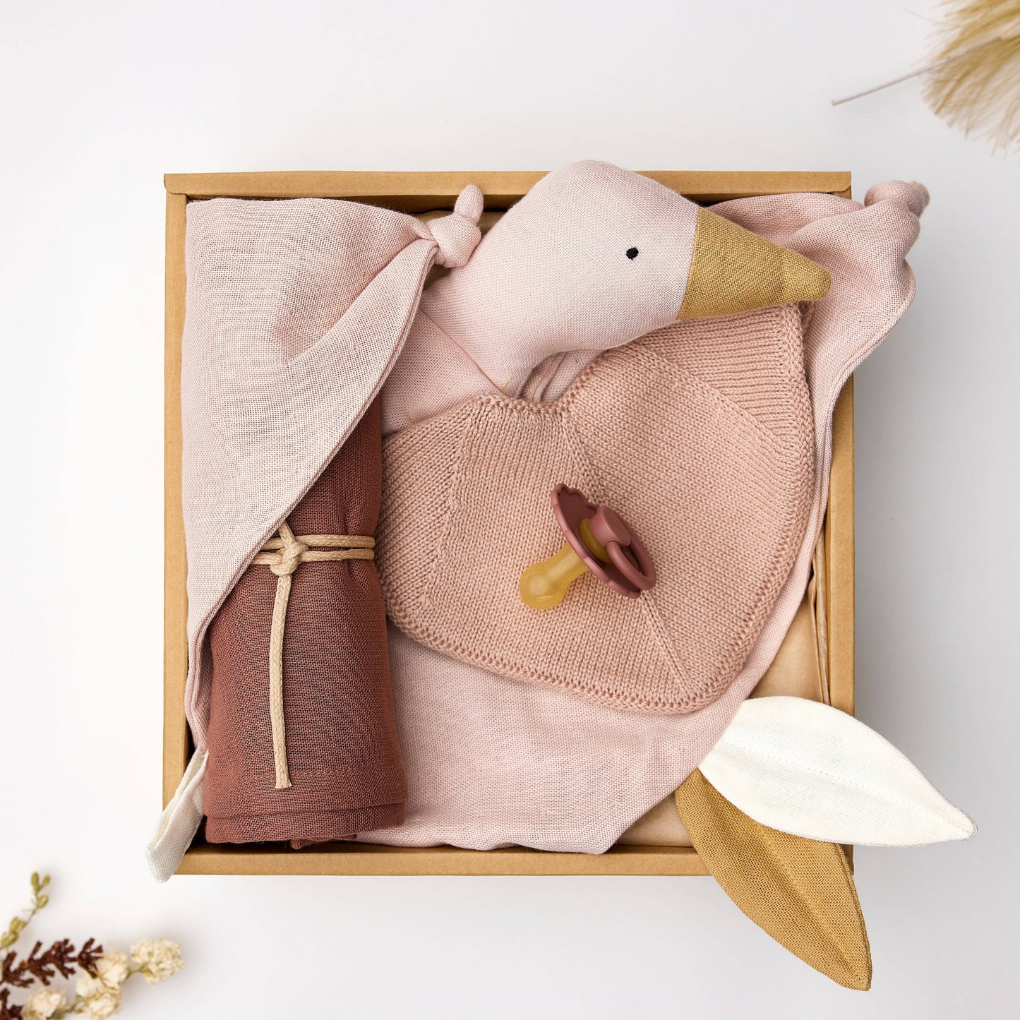 Saga Copenhagen - Baby Gift box - Blushing Rose - Sustainable